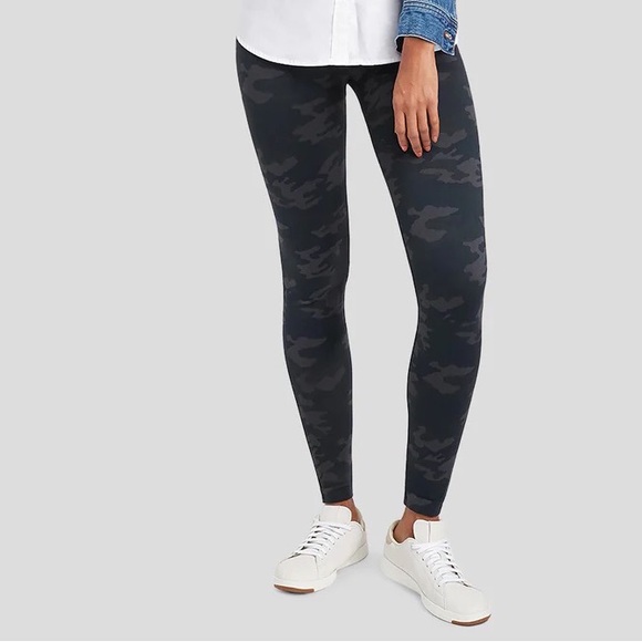 Authentic SPANX seamless leggings - Picture 2 of 4